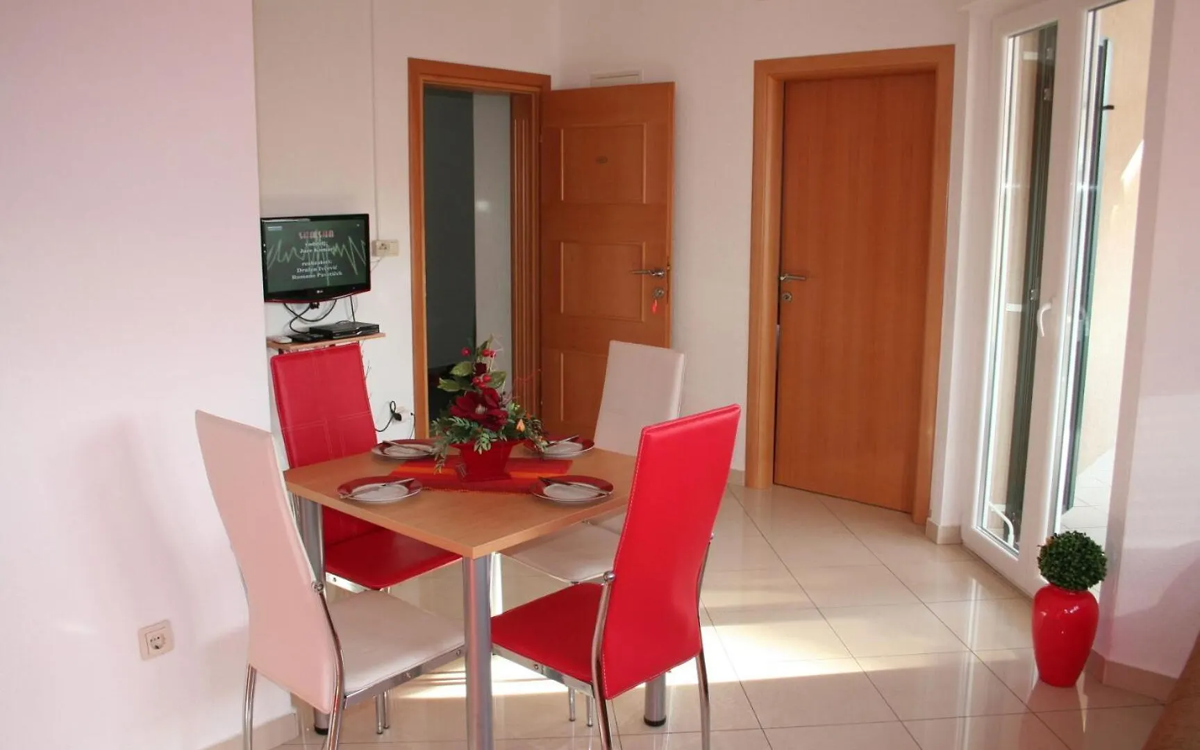 Apartments Central - 40M From The Beach Trogir