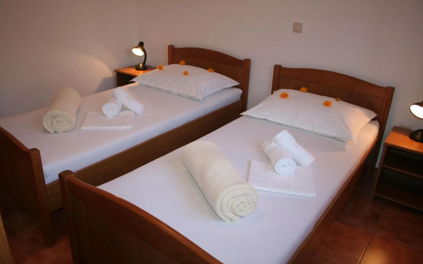 Apartments Central - 40M From The Beach Trogir 0*,