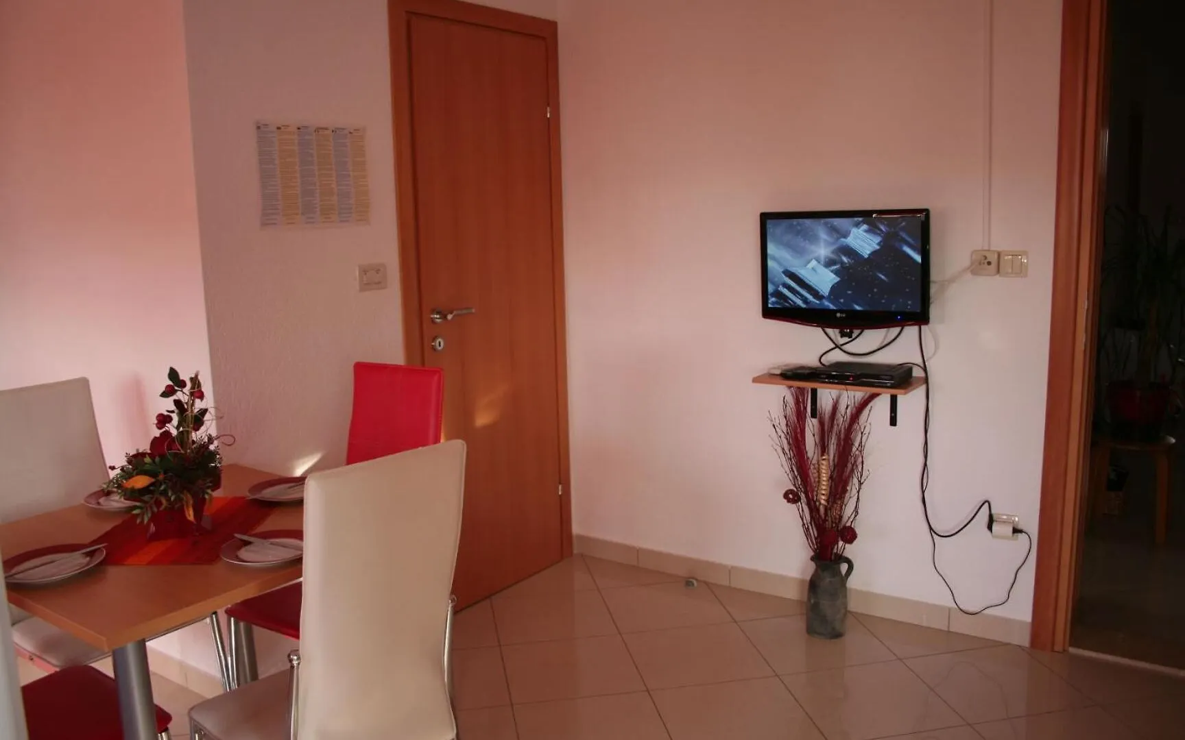 Apartments Central - 40M From The Beach Trogir