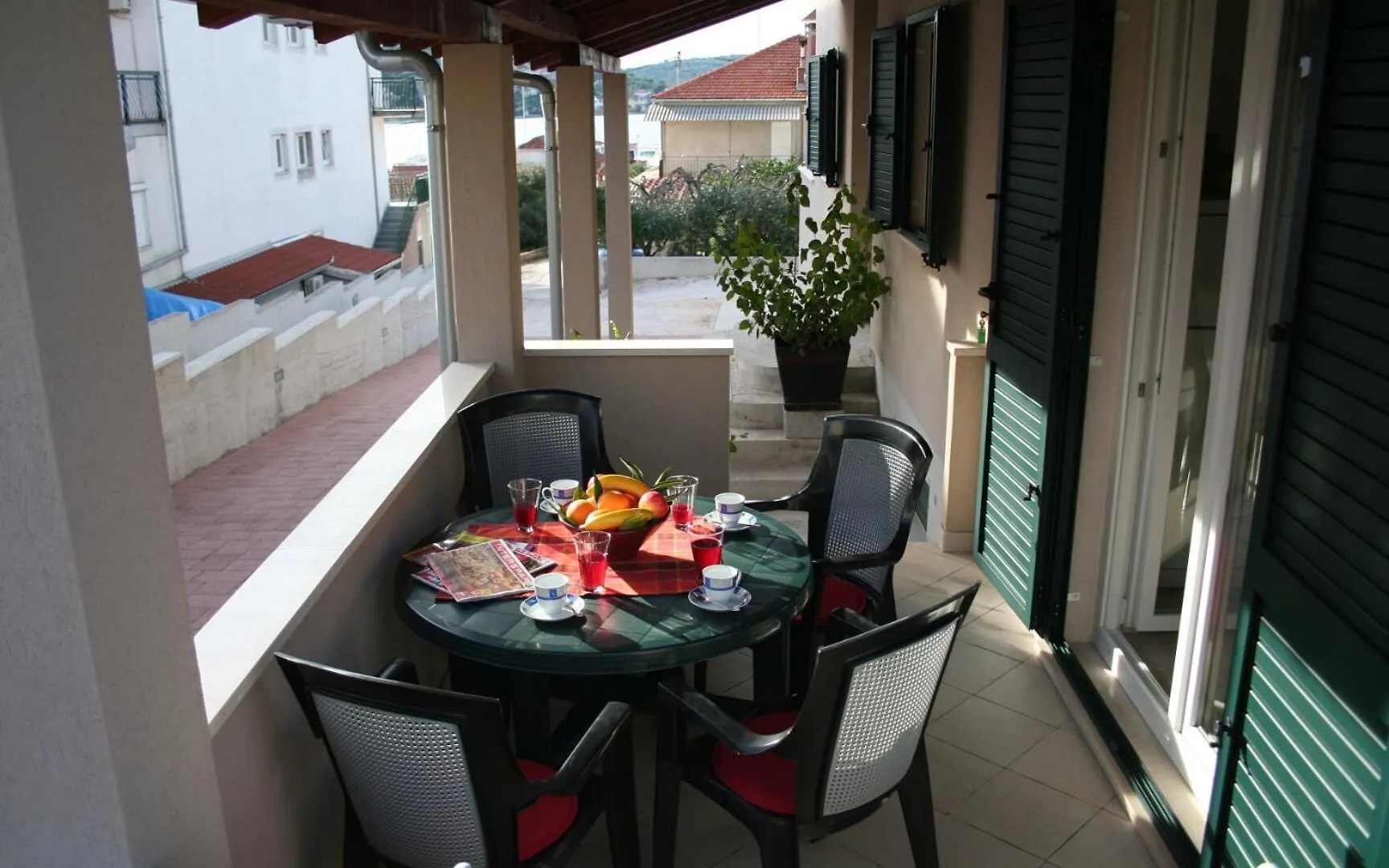 Apartments Central - 40M From The Beach Trogir