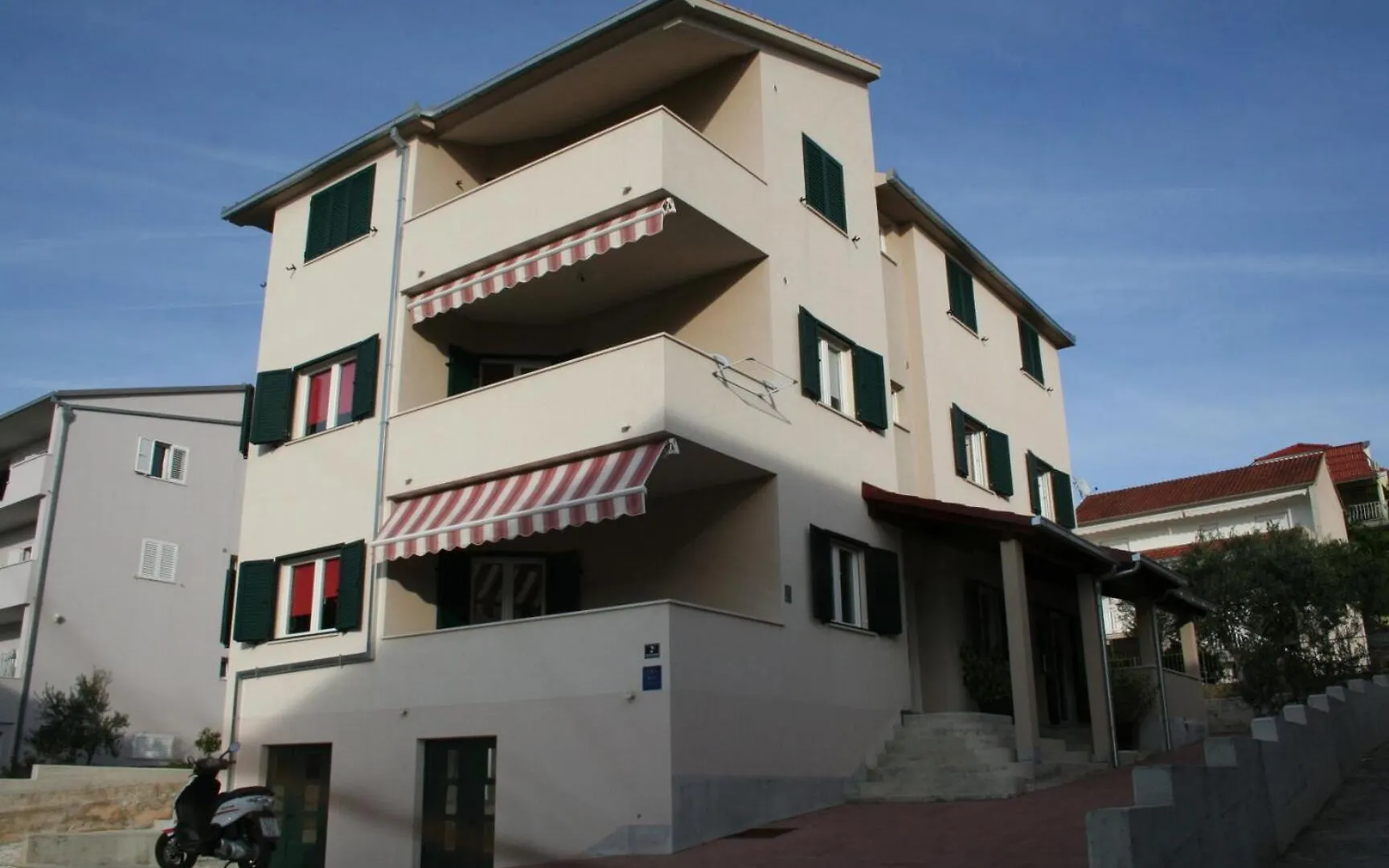 Apartments Central - 40M From The Beach Trogir 0*,