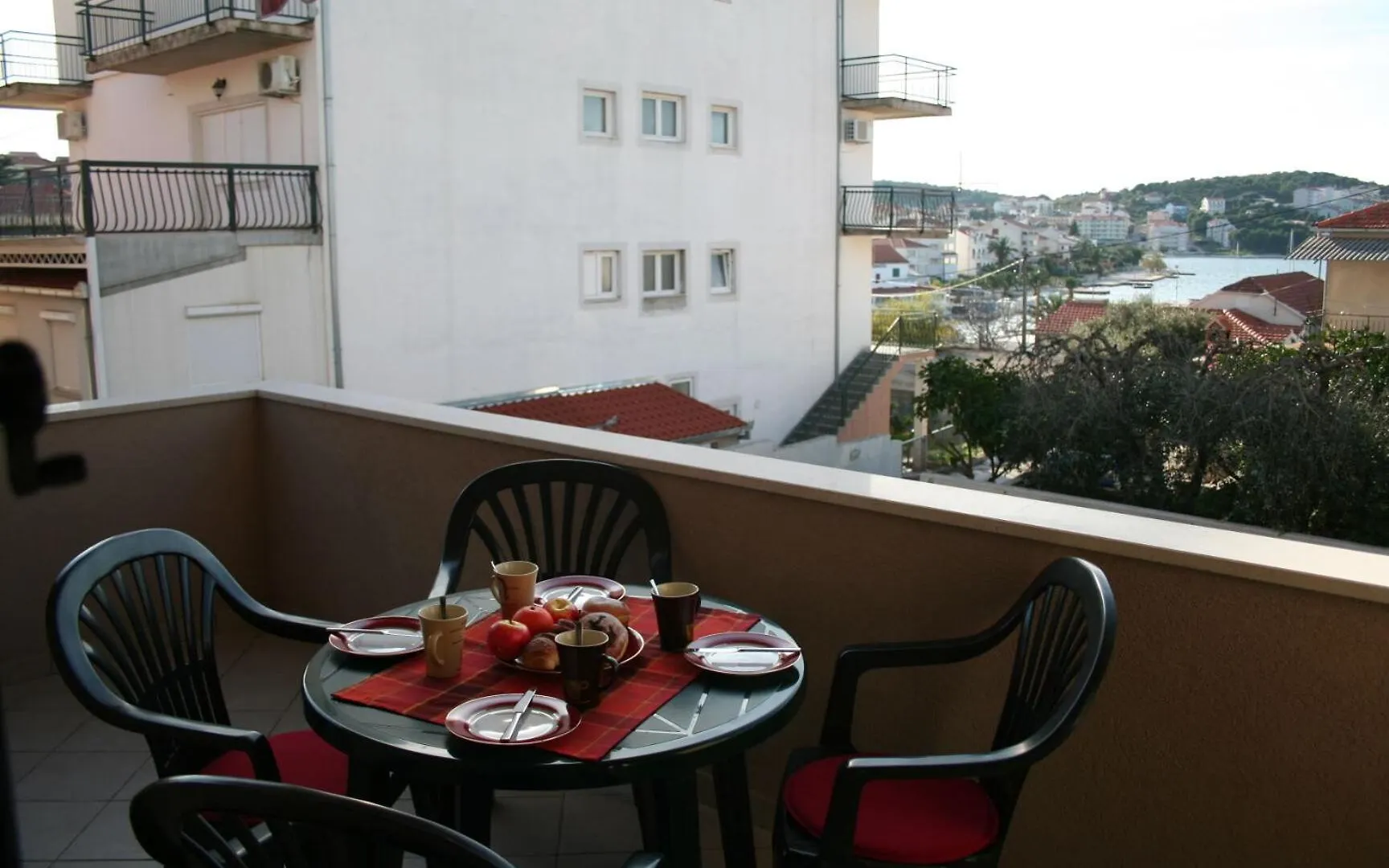 Apartments Central - 40M From The Beach Trogir